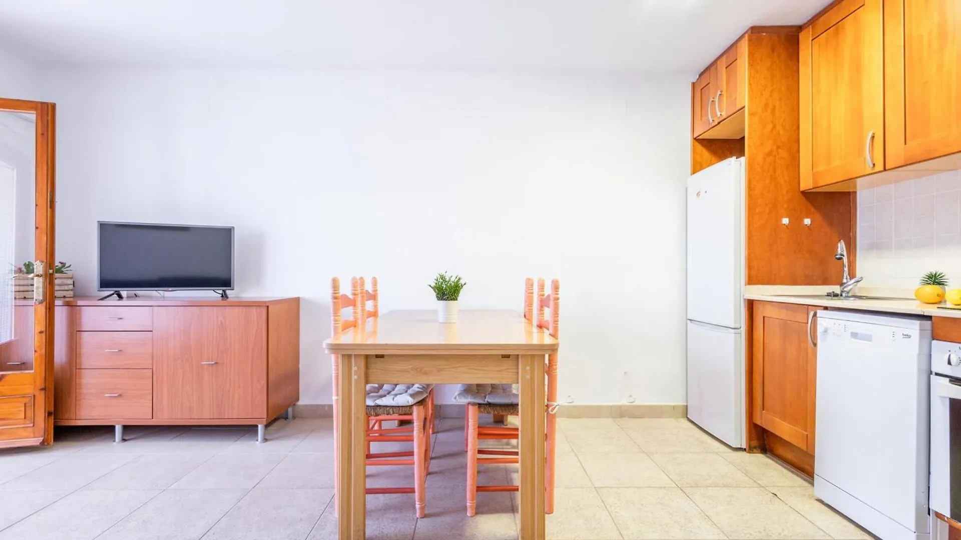 Apartment Apartamento Familiar Con Piscina, Terraza Y Wifi, A 450M De La Playa De Riells, Torroella De Montgri - Es-325-20